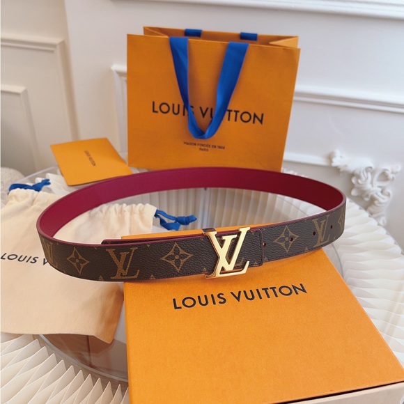Louis Vuitton Women’s Belt Size 90 - Picture 6 of 7